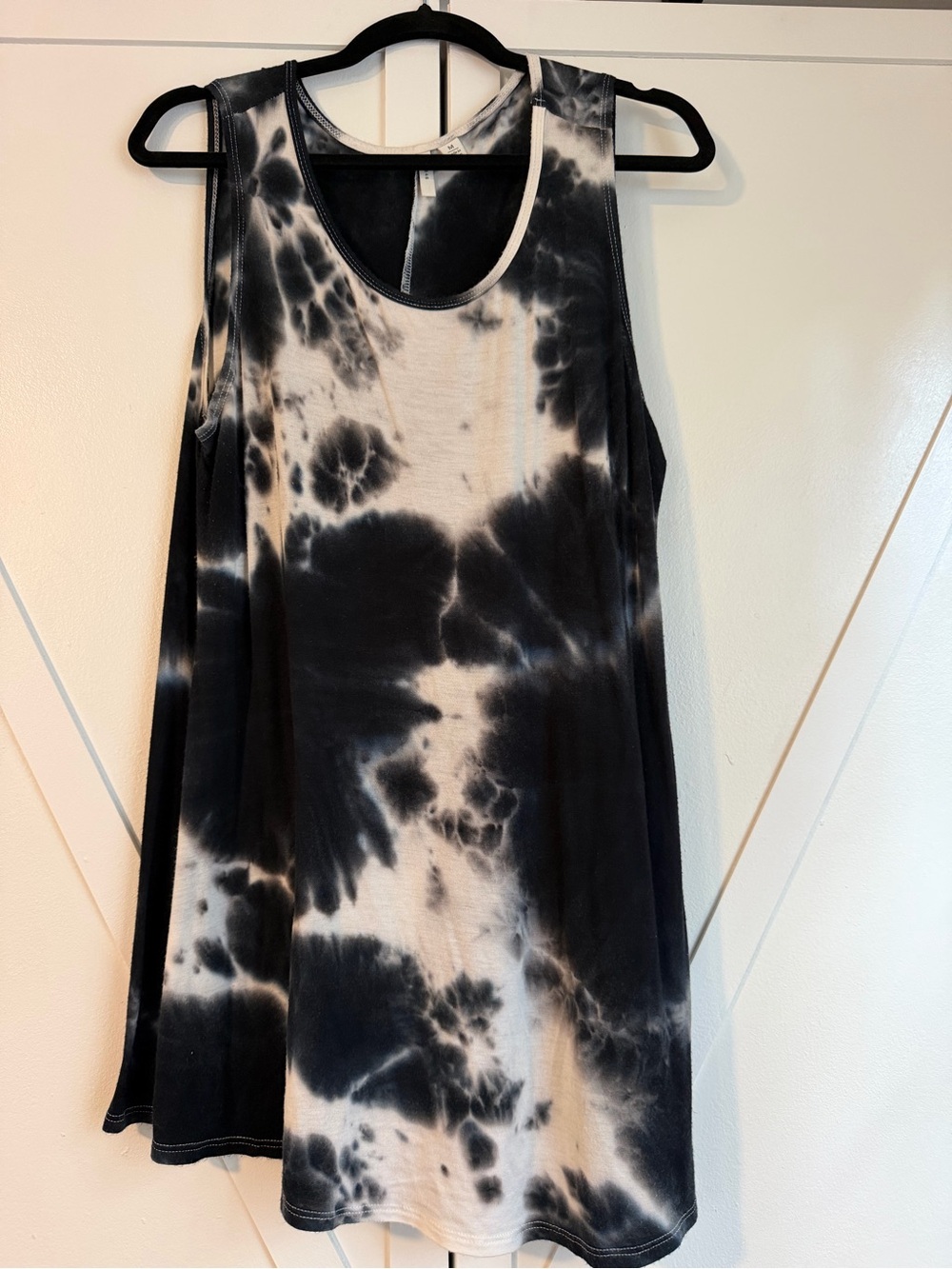 Tie-Dye Sleeveless Tank Top - Black & White